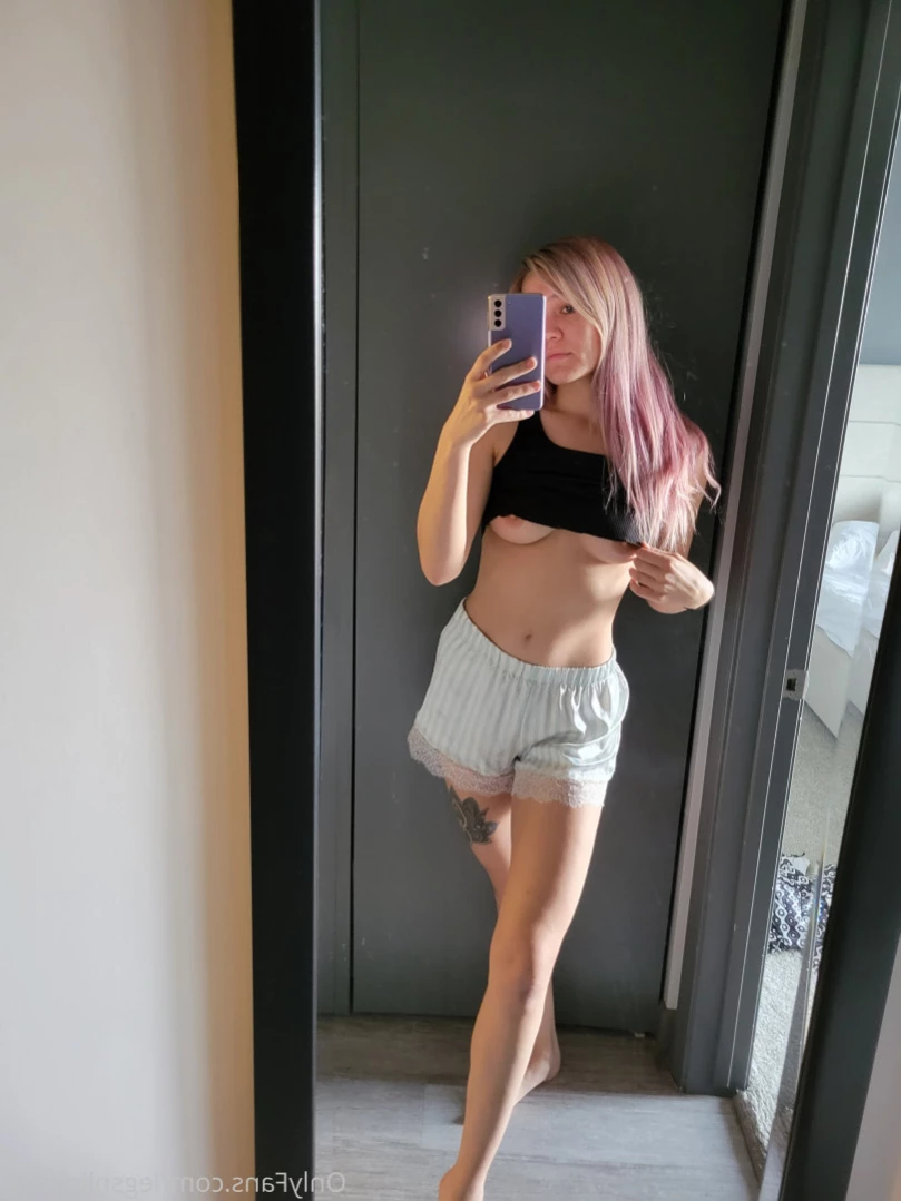 𝓛𝓮𝓰𝓼𝓷𝓛𝓲𝓷𝓰𝓮𝓻𝓲𝓮♡ [ legsnlingerie ] Onlyfans leaked photo 12292773 on Hotleaks.tv