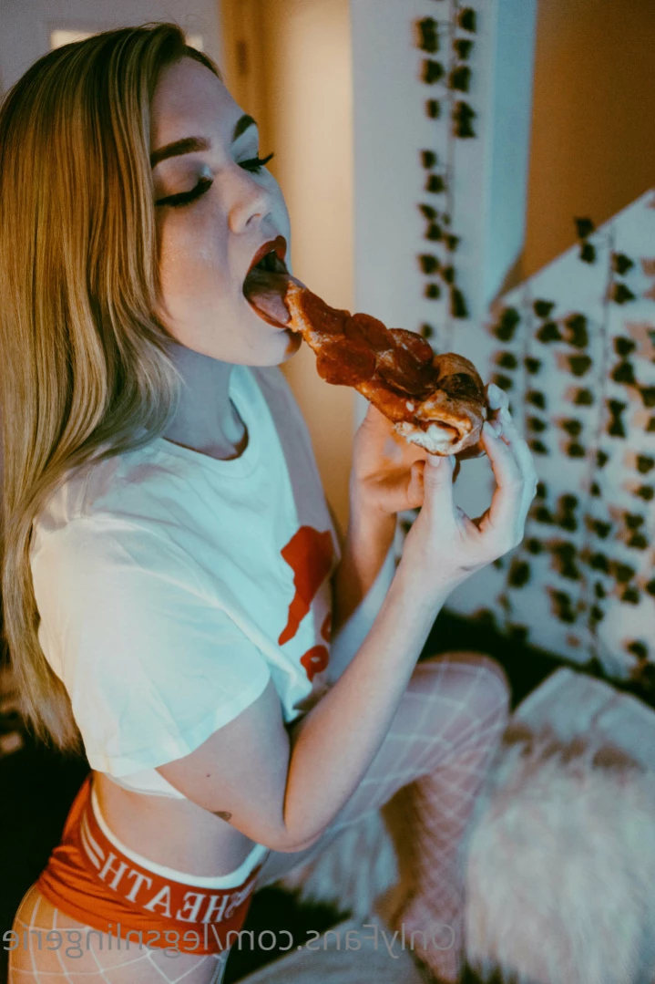 𝓛𝓮𝓰𝓼𝓷𝓛𝓲𝓷𝓰𝓮𝓻𝓲𝓮♡ [ legsnlingerie ] Onlyfans leaked photo 15553022 on Hotleaks.tv