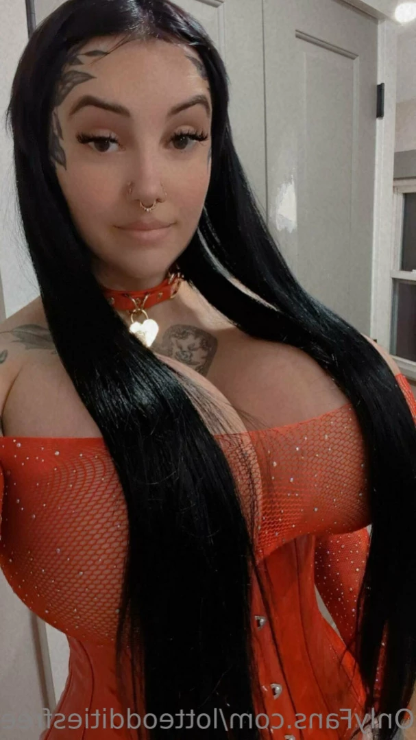 Charlotte [ lotteodditiesfree ] Onlyfans leaked photo 11242525 on Hotleaks.tv