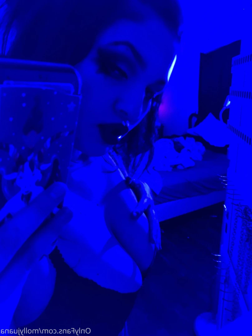 molly [ mollyjuana ] Onlyfans leaked photo 12975580 on Hotleaks.tv