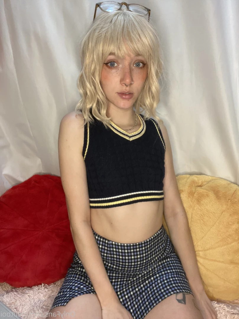 Finn [ petitboi ] Onlyfans leaked photo 14032684 on Hotleaks.tv