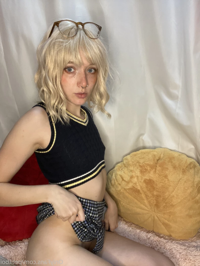 Finn [ petitboi ] Onlyfans leaked photo 14032709 on Hotleaks.tv