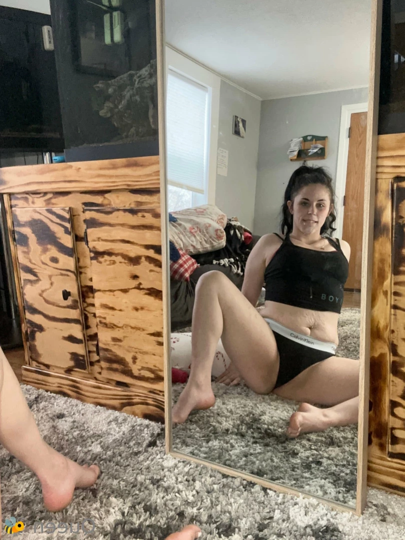 𝓠𝓾𝓮𝓮𝓷 𝓑𝓮𝓮💕 [ queenbitch1998 ] Onlyfans leaked photo 13714862 on Hotleaks.tv