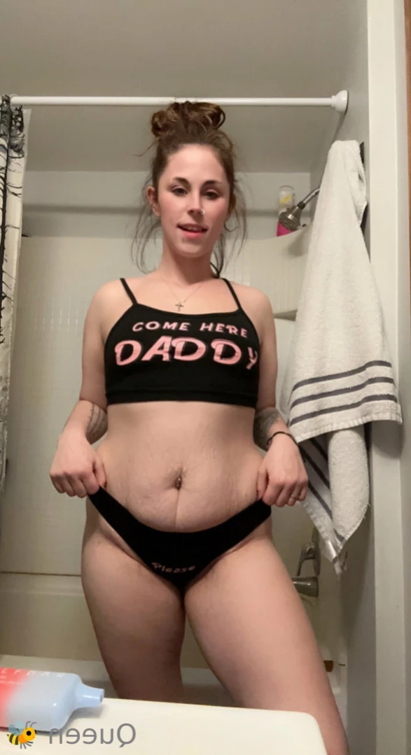 𝓠𝓾𝓮𝓮𝓷 𝓑𝓮𝓮💕 [ queenbitch1998 ] Onlyfans leaked photo 13715047 on Hotleaks.tv