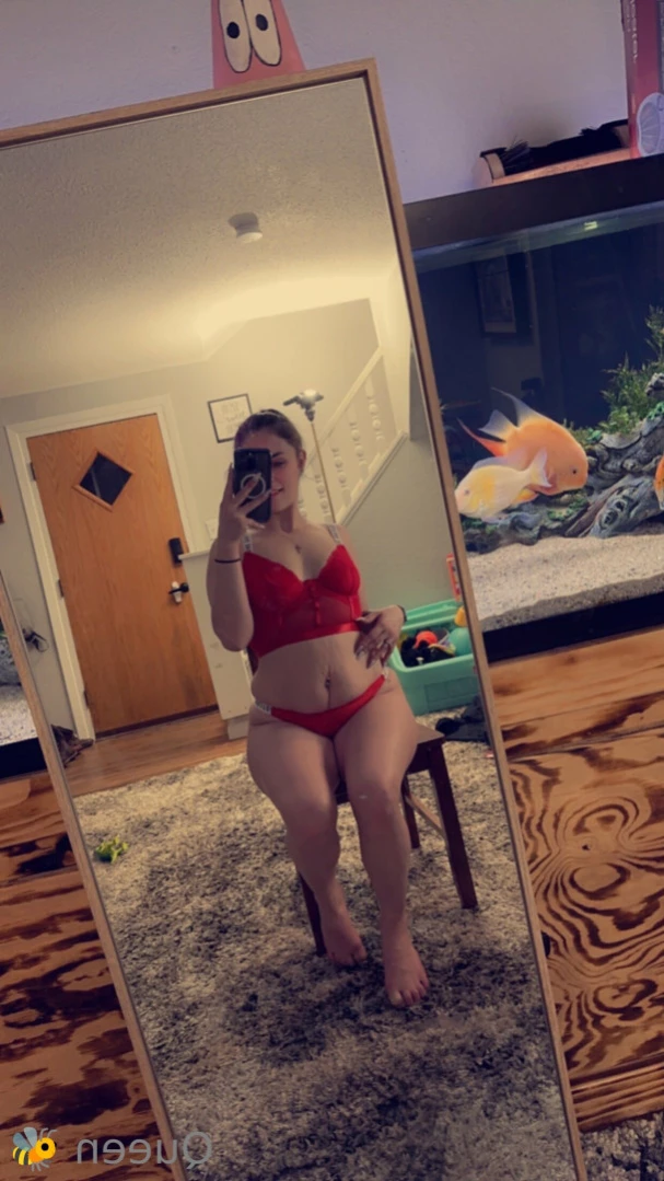 𝓠𝓾𝓮𝓮𝓷 𝓑𝓮𝓮💕 [ queenbitch1998 ] Onlyfans leaked photo 13715388 on Hotleaks.tv