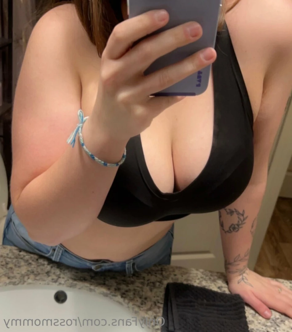 Ross Mommy [ rossmommy ] Onlyfans leaked photo 12947345 on Hotleaks.tv