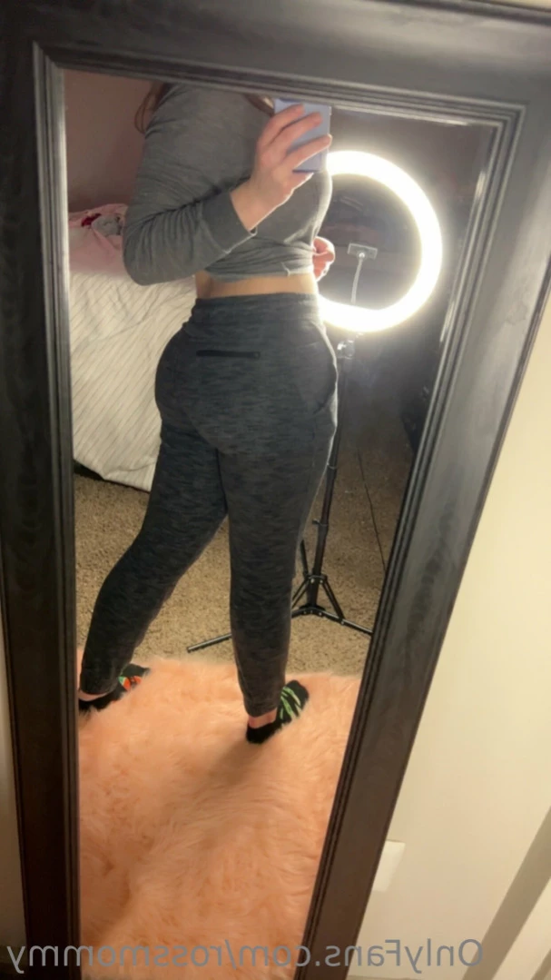 Ross Mommy [ rossmommy ] Onlyfans leaked photo 13751279 on Hotleaks.tv