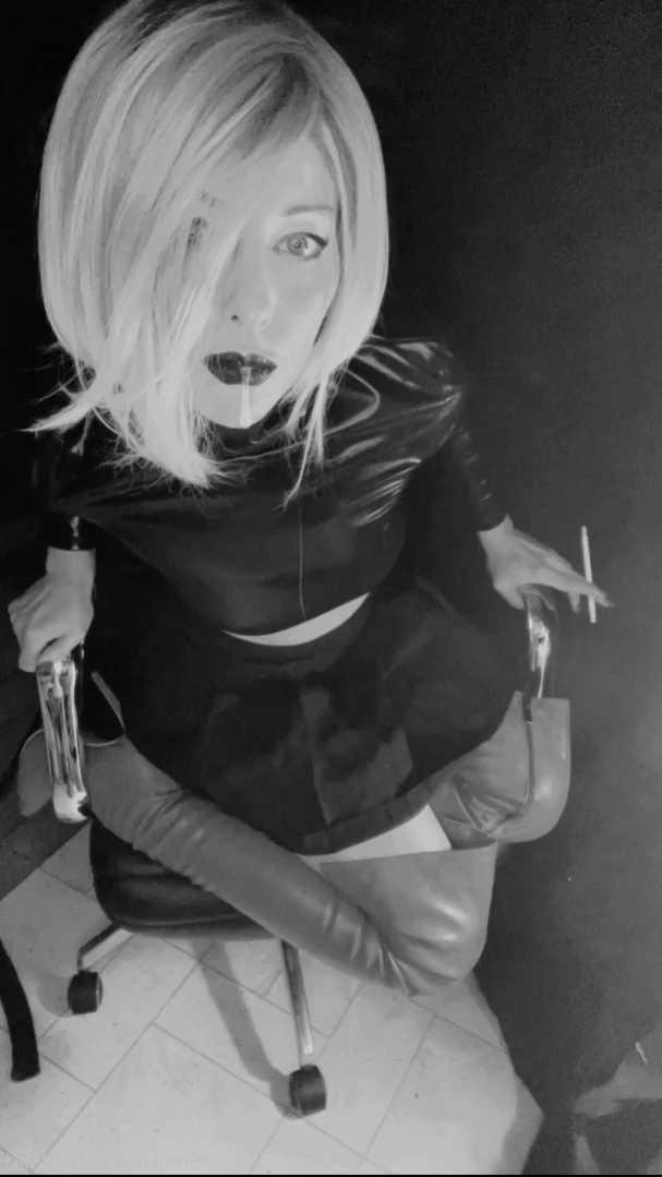 smokingqueenalina Onlyfans leaked photo 14463134 on Hotleaks.tv