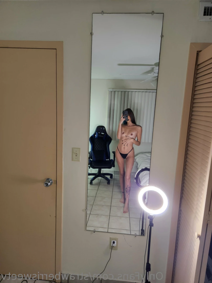 V 🍓 [ strawberrisweetv ] Onlyfans leaked photo 14389365 on Hotleaks.tv