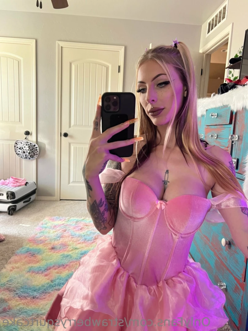 BIG TITS 💗 BRACE FACE [ strawberrysqurtcake ] Onlyfans leaked photo 14400775 on Hotleaks.tv