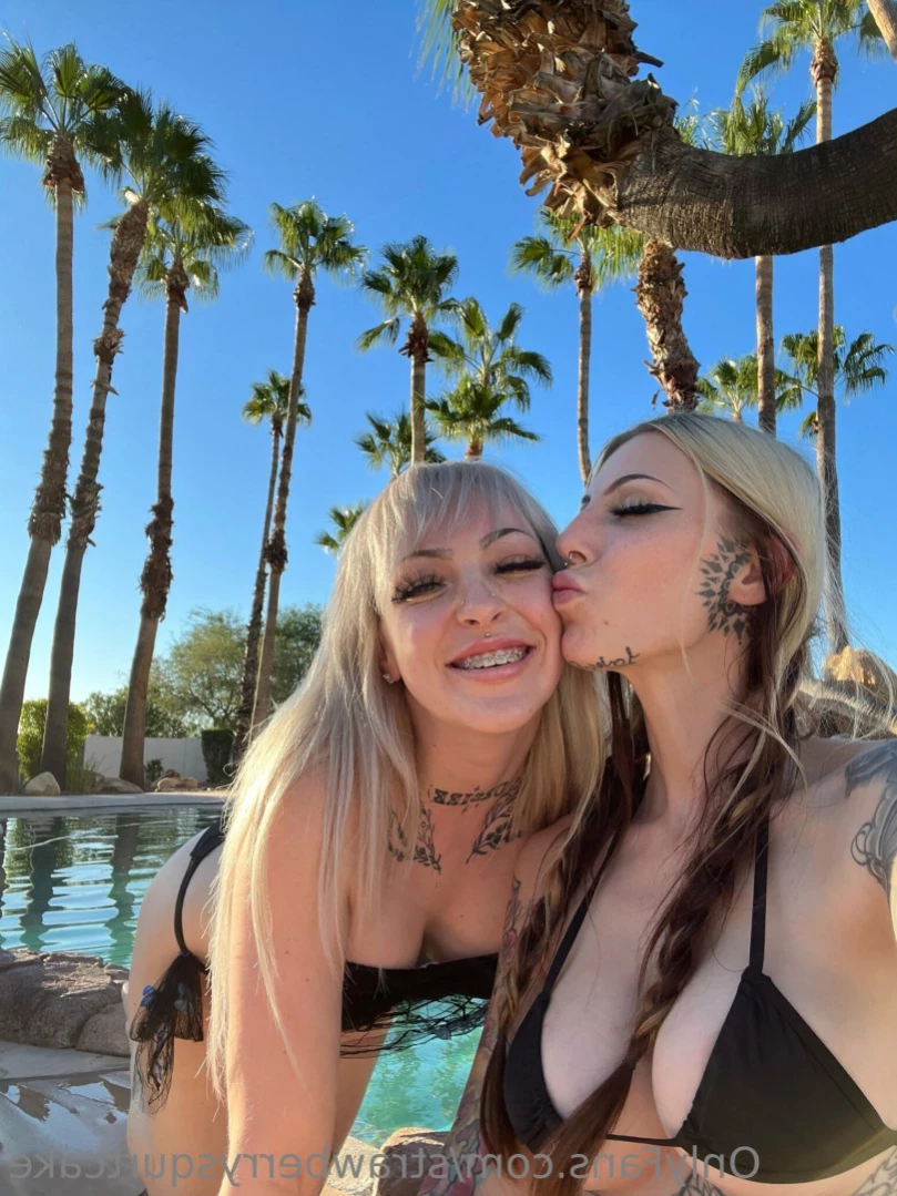 BIG TITS 💗 BRACE FACE [ strawberrysqurtcake ] Onlyfans leaked photo 14402171 on Hotleaks.tv