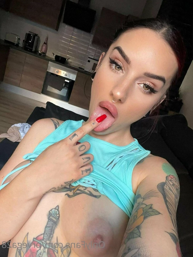 18 Y.o VIDEOCALL QUEEN [ prvega28 ] Onlyfans leaked photo 2085481 on Hotleaks.tv