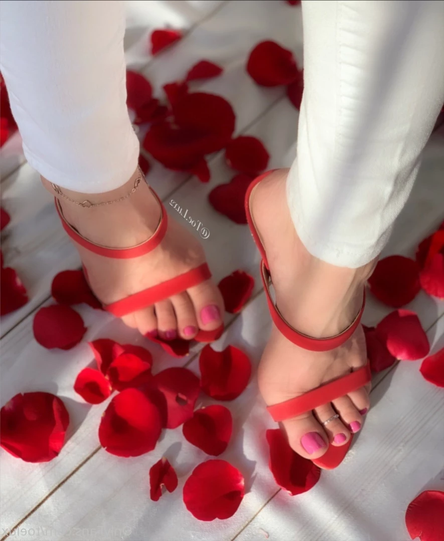 Toe.Luxx [ toeluxx ] Onlyfans leaked photo 11885663 on Hotleaks.tv