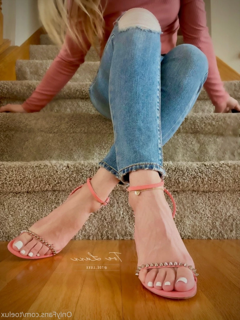 Toe.Luxx [ toeluxx ] Onlyfans leaked photo 13347876 on Hotleaks.tv