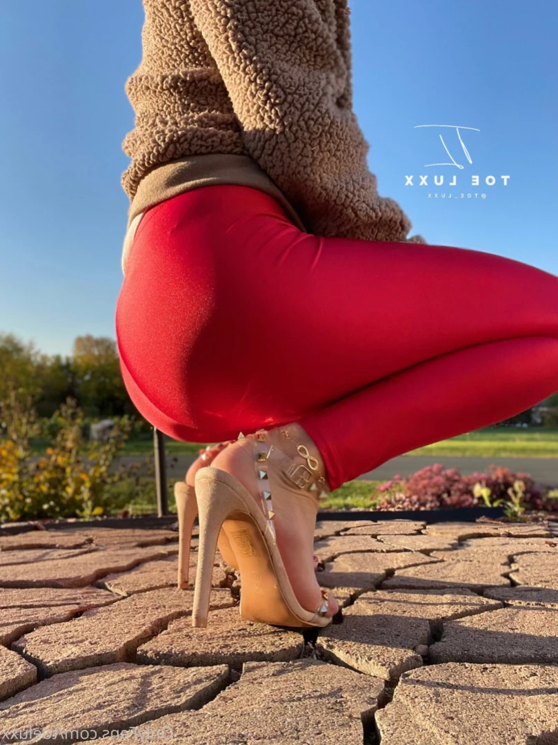 Toe.Luxx [ toeluxx ] Onlyfans leaked photo 13462714 on Hotleaks.tv