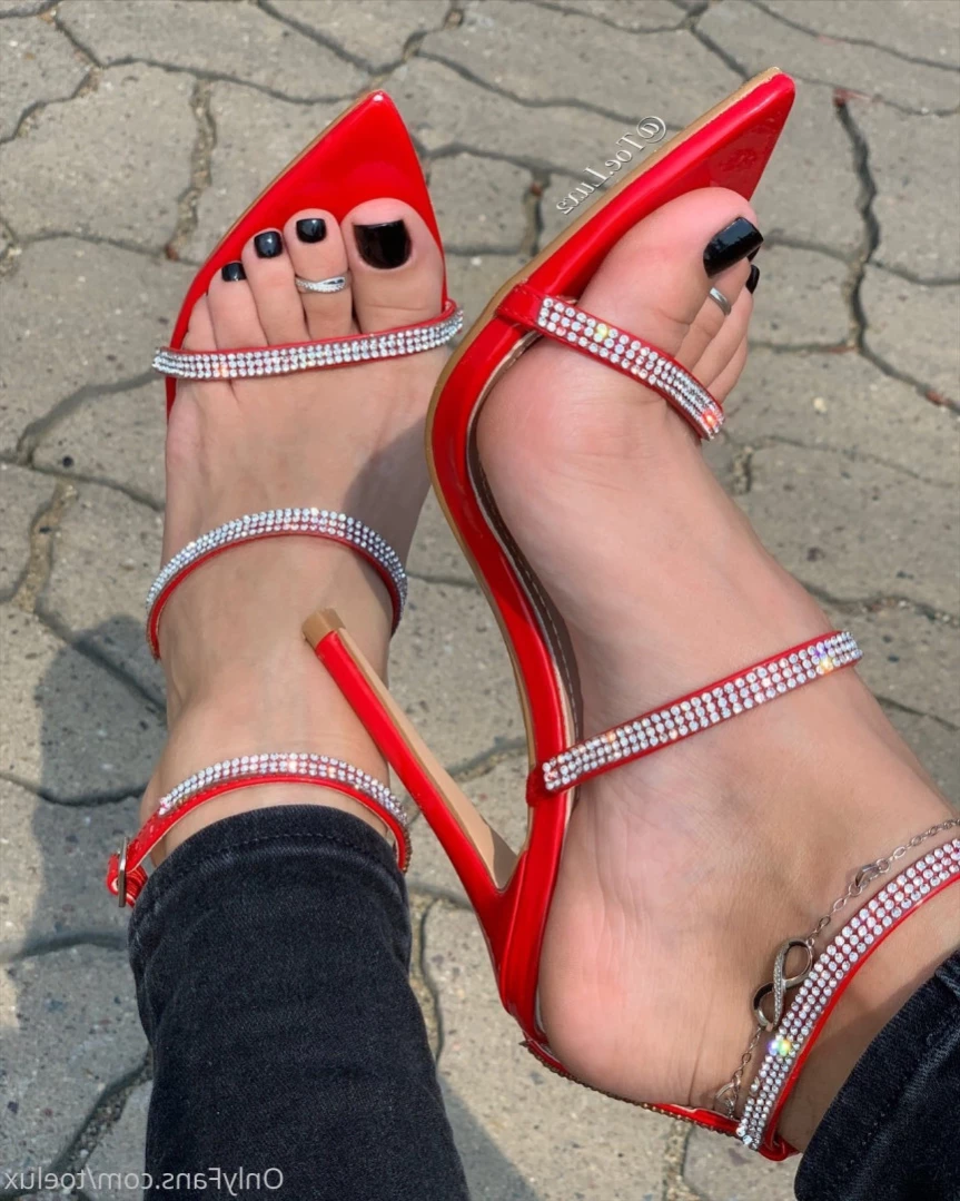 Toe.Luxx [ toeluxx ] Onlyfans leaked photo 15027242 on Hotleaks.tv