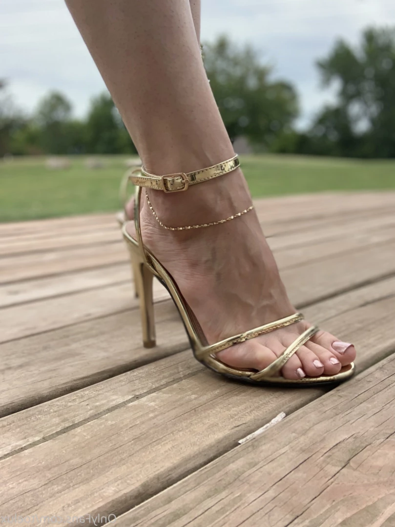 Toe.Luxx [ toeluxx ] Onlyfans leaked photo 15476341 on Hotleaks.tv