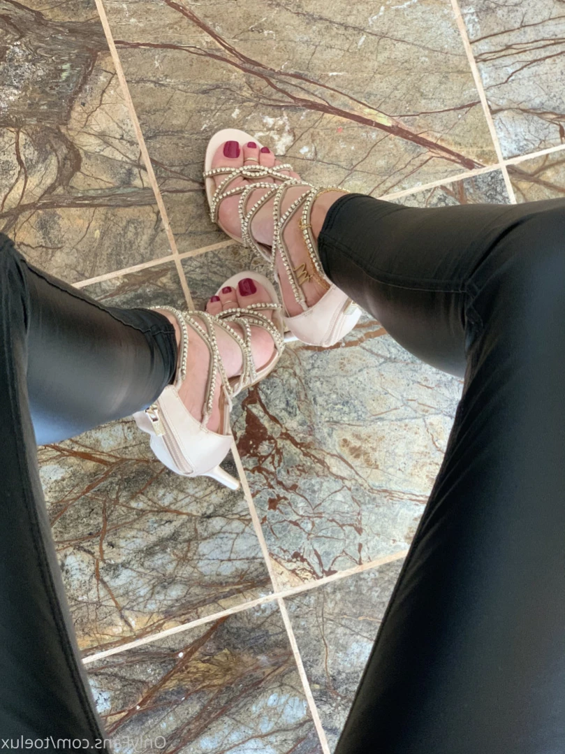 Toe.Luxx [ toeluxx ] Onlyfans leaked photo 15650647 on Hotleaks.tv