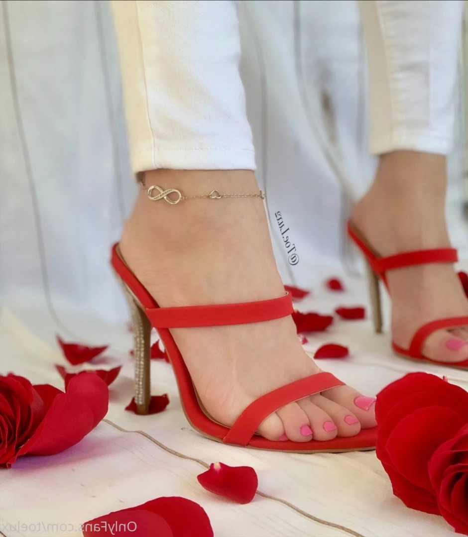 Toe.Luxx [ toeluxx ] Onlyfans leaked photo 15861534 on Hotleaks.tv