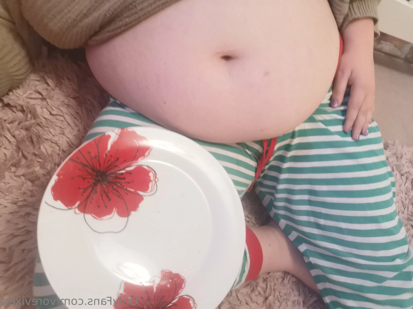 Vore Vixen.. Feed me and watch me expand [ vorevixen ] Onlyfans leaked photo 13427282 on Hotleaks.tv