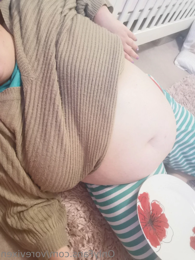 Vore Vixen.. Feed me and watch me expand [ vorevixen ] Onlyfans leaked photo 13427301 on Hotleaks.tv