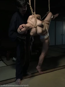 999237