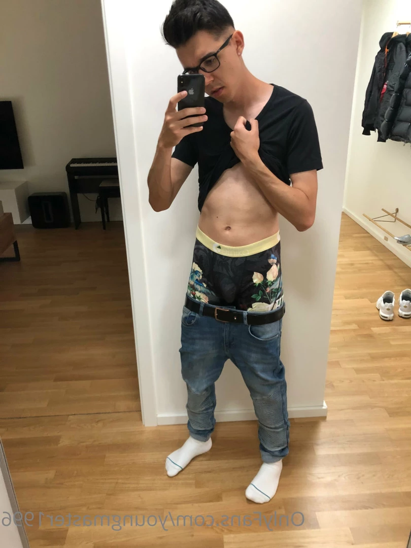 youngmaster1996 Onlyfans leaked photo 17176623 on Hotleaks.tv