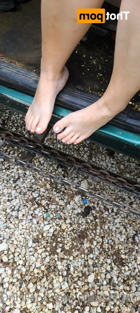 sweetbluetoes Onlyfans leaked photo 14161479 on Hotleaks.tv