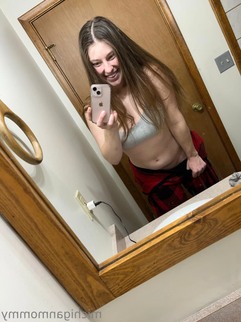 michiganmami Onlyfans leaked photo 16388552 on Hotleaks.tv