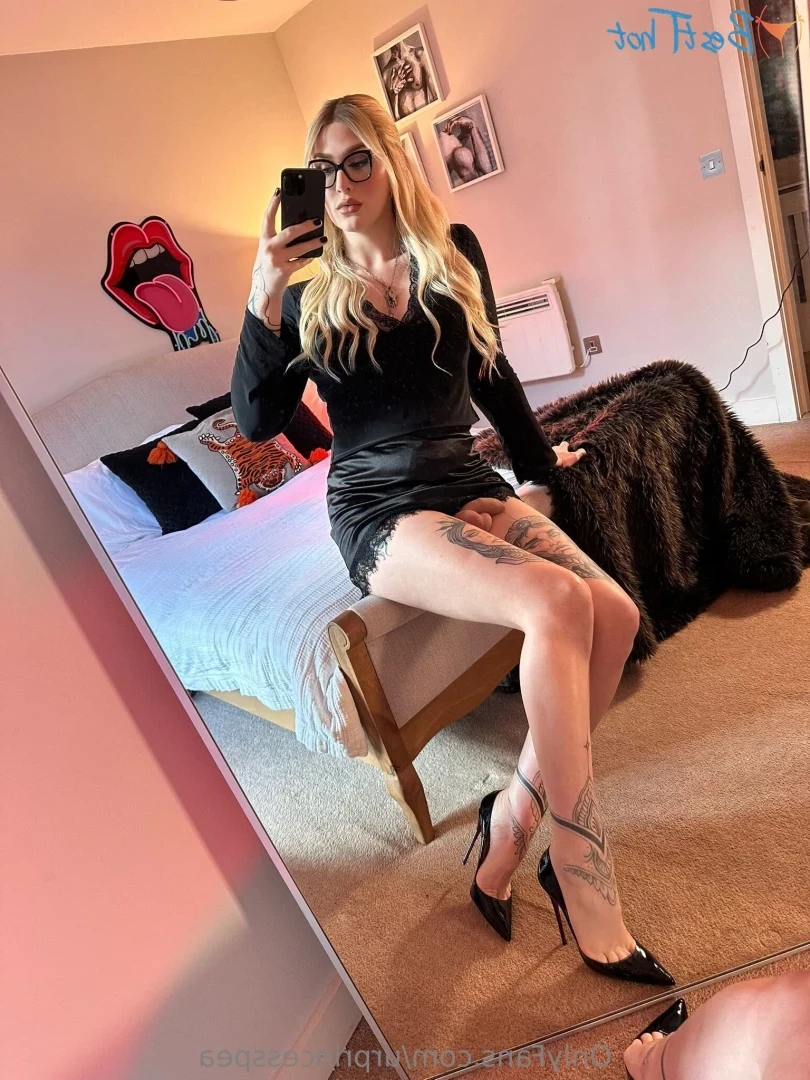 Mummy - Hung British TS [ urprincesspea ] Onlyfans leaked photo 18671644 on Hotleaks.tv