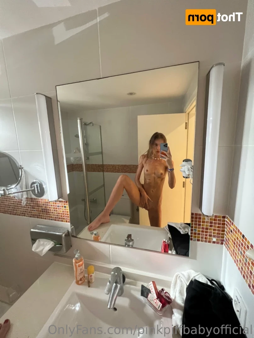your favourite loner st0ner &lt;3 [ pinkpiffbabyofficial ] Onlyfans leaked photo 12642319 on Hotleaks.tv