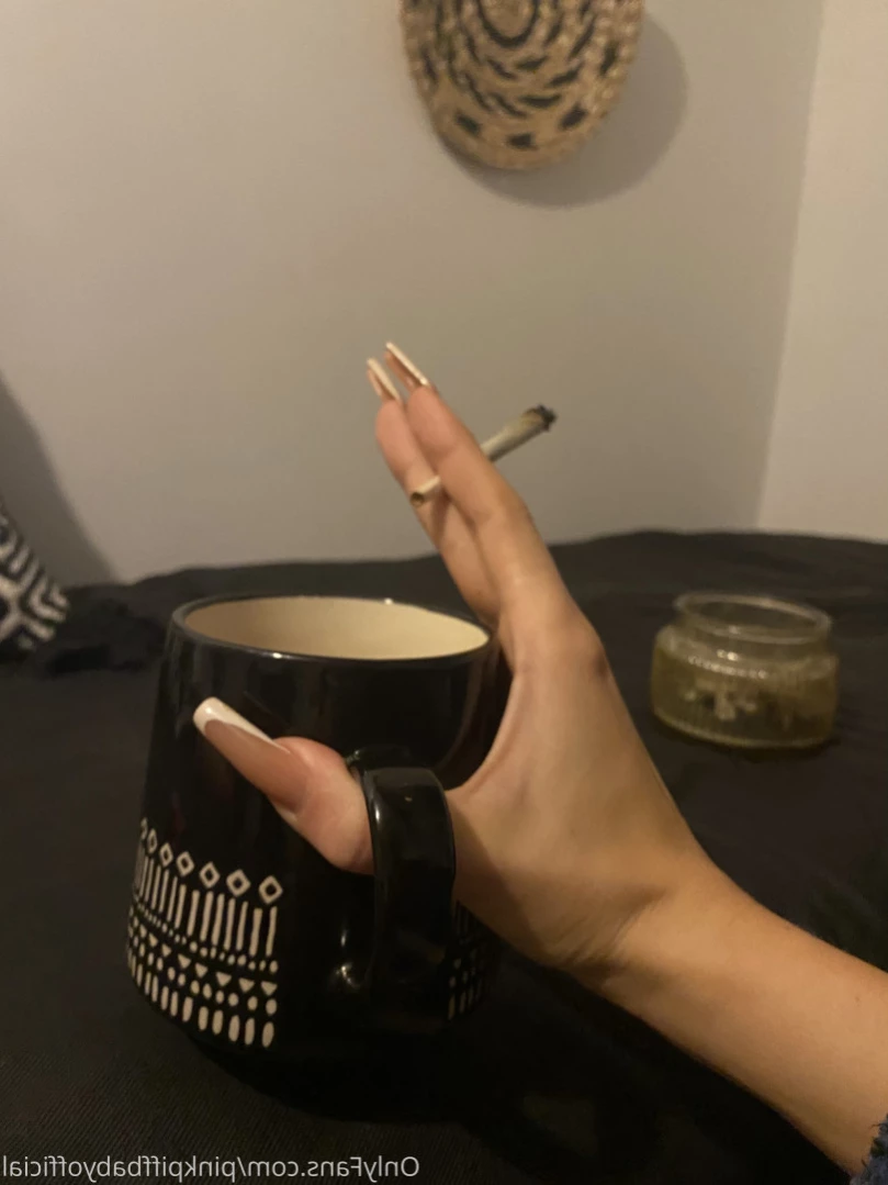your favourite loner st0ner &lt;3 [ pinkpiffbabyofficial ] Onlyfans leaked photo 13649600 on Hotleaks.tv