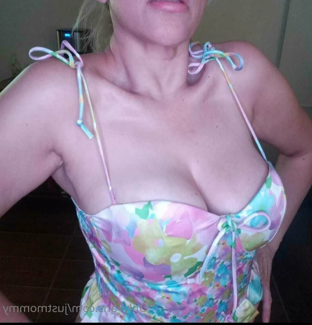 Fantasy Mommy [ fantasymommy ] Onlyfans leaked photo 11316660 on Hotleaks.tv