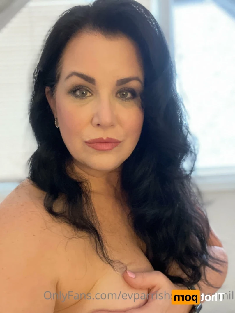Evangeline (EV) Parrish [ evparrish ] Onlyfans leaked photo 13633263 on Hotleaks.tv