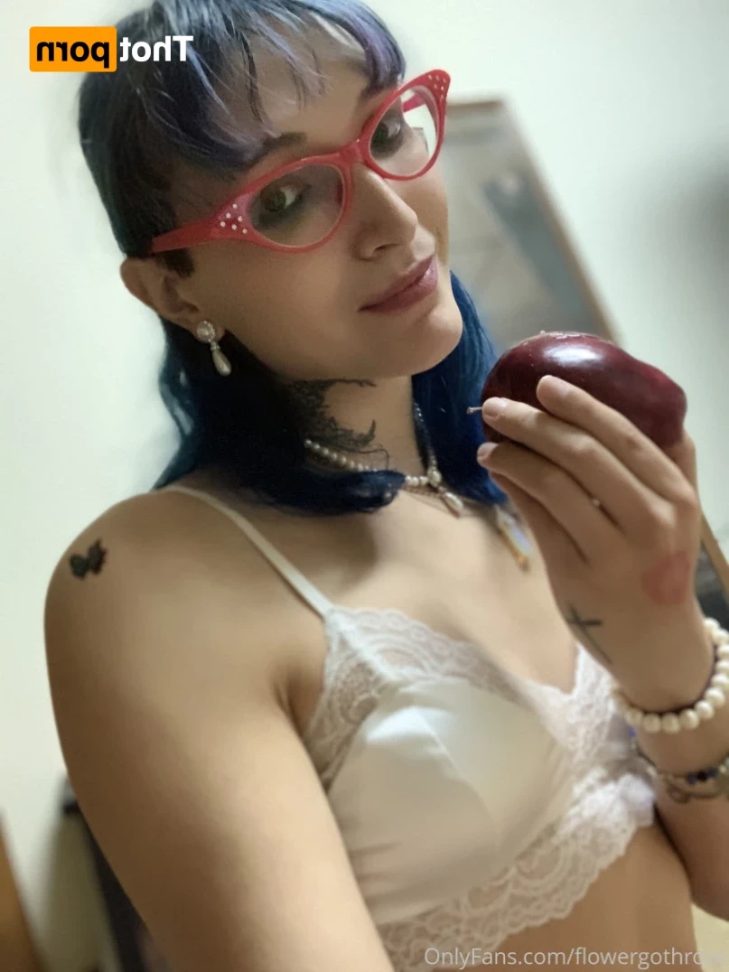 flowergothroze Onlyfans leaked photo 10961968 on Hotleaks.tv