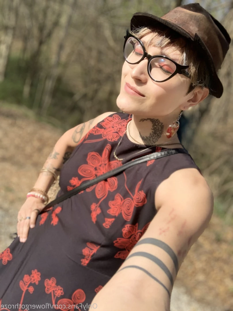 flowergothroze Onlyfans leaked photo 11410106 on Hotleaks.tv