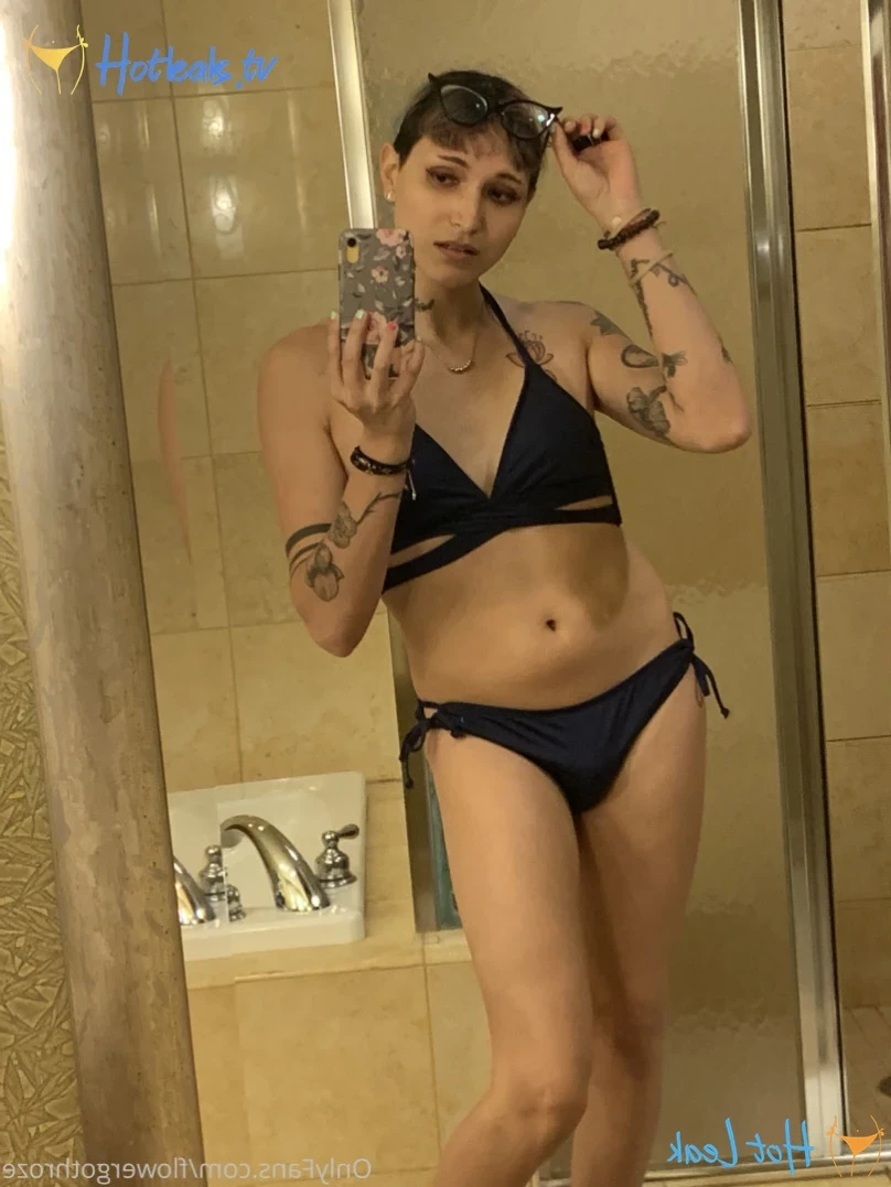 flowergothroze Onlyfans leaked photo 12107431 on Hotleaks.tv