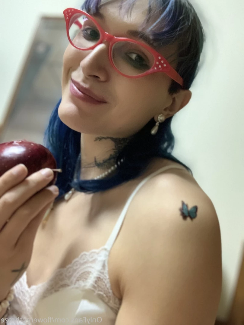 flowergothroze Onlyfans leaked photo 13478348 on Hotleaks.tv
