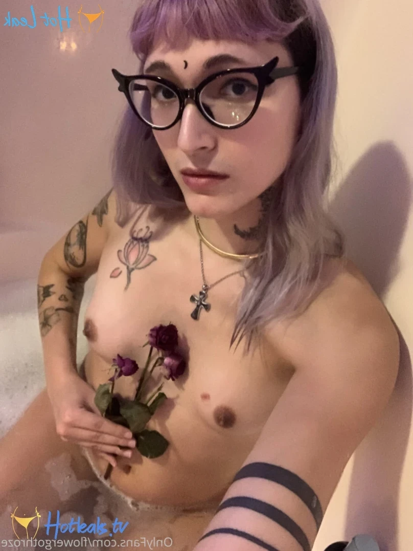 flowergothroze Onlyfans leaked photo 13486376 on Hotleaks.tv