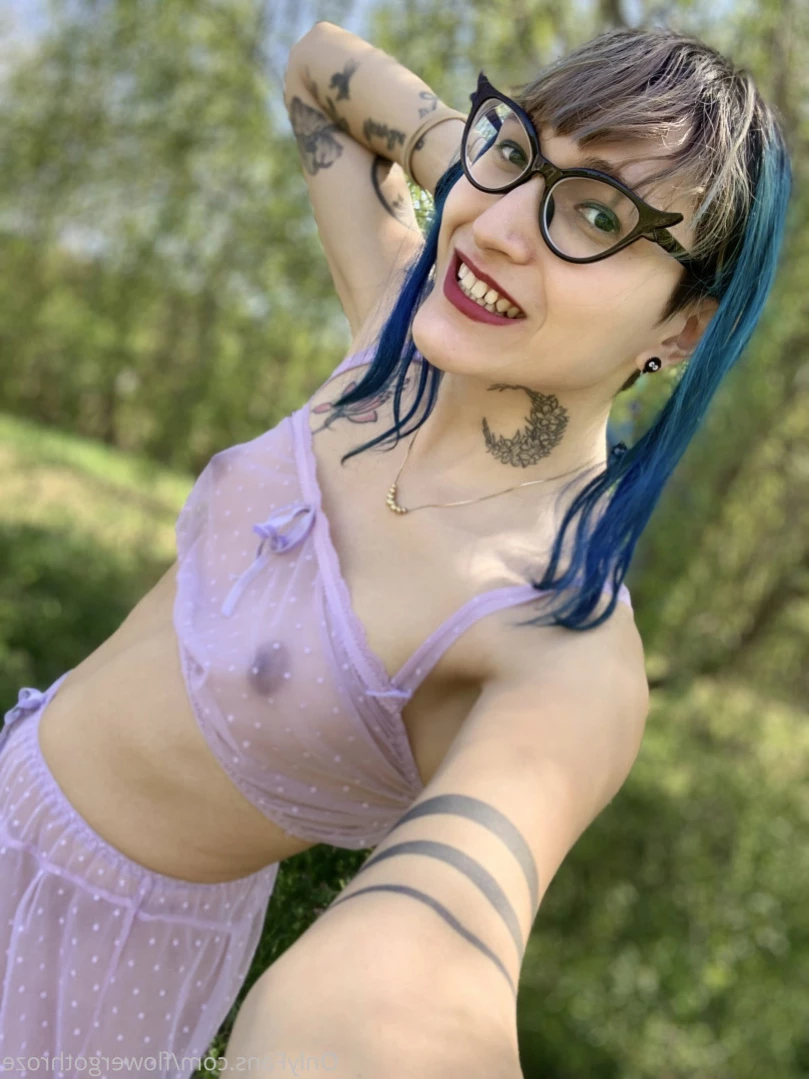 flowergothroze Onlyfans leaked photo 13487704 on Hotleaks.tv