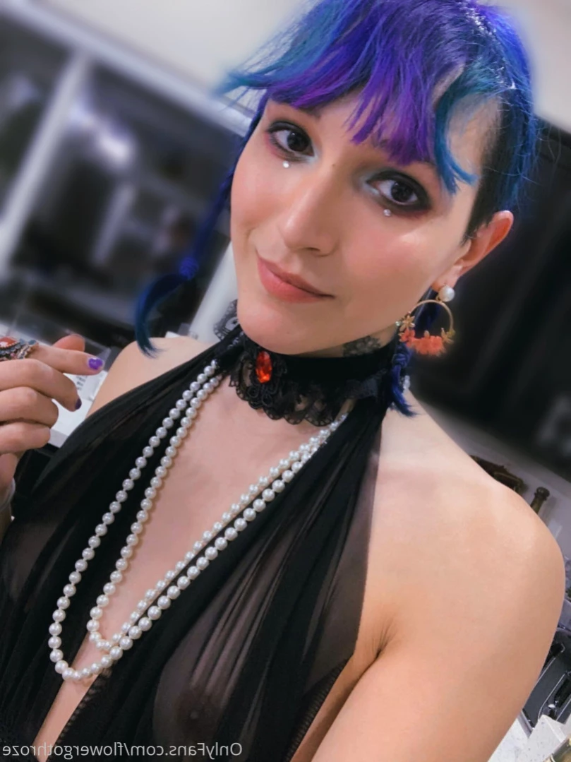 flowergothroze Onlyfans leaked photo 13491567 on Hotleaks.tv