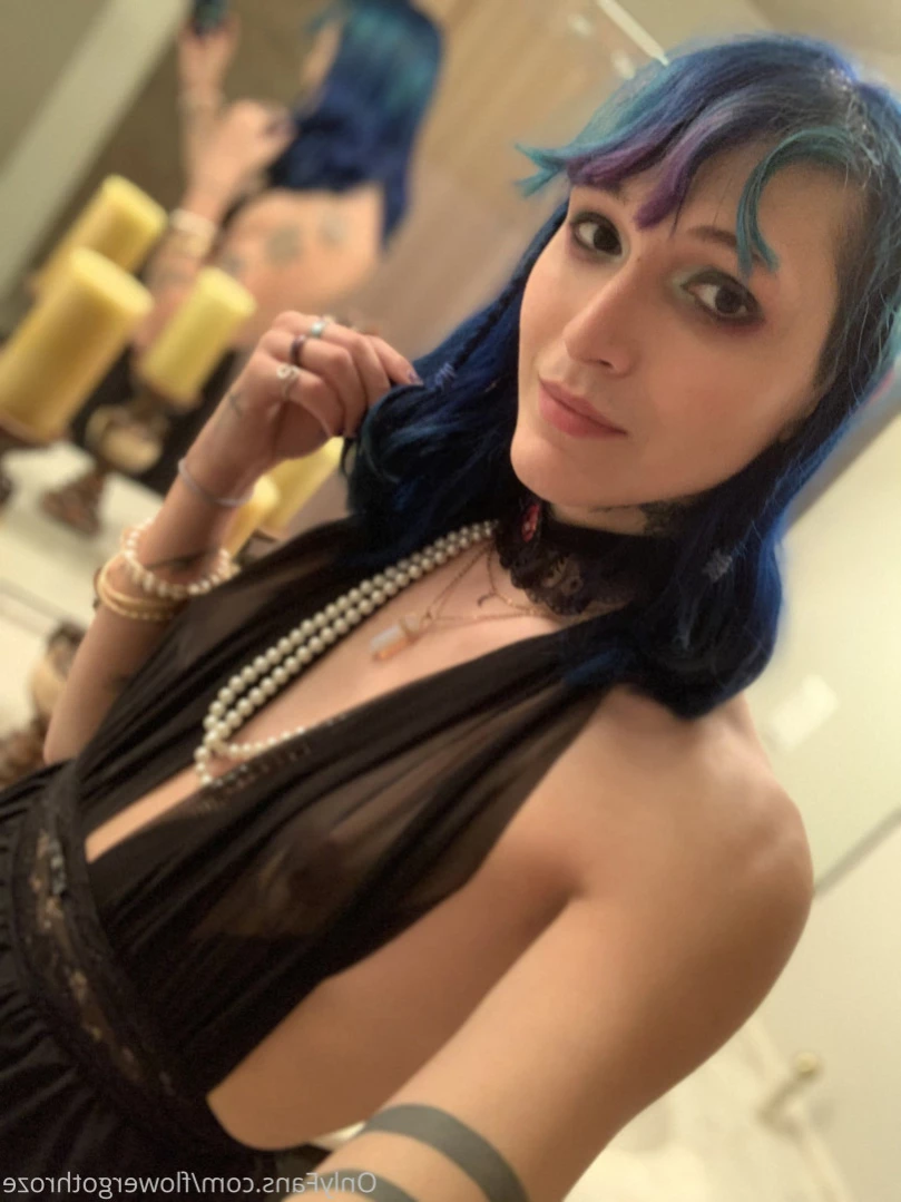 flowergothroze Onlyfans leaked photo 14496838 on Hotleaks.tv