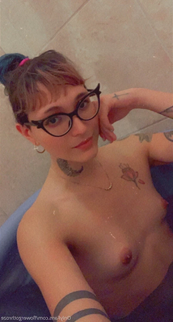 flowergothroze Onlyfans leaked photo 15302071 on Hotleaks.tv