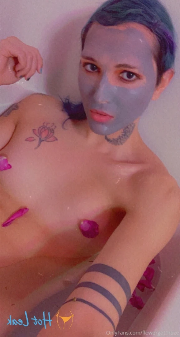 flowergothroze Onlyfans leaked photo 16004108 on Hotleaks.tv