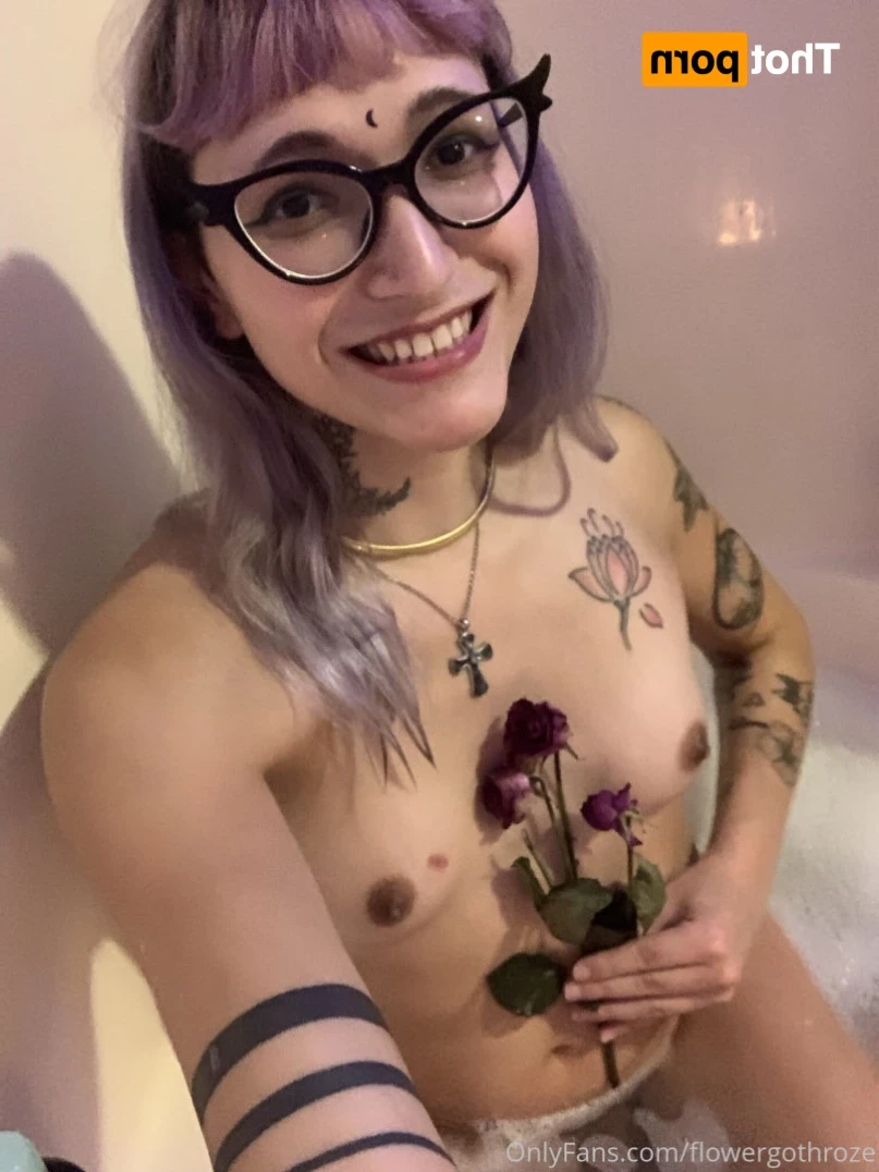 flowergothroze Onlyfans leaked photo 16004494 on Hotleaks.tv