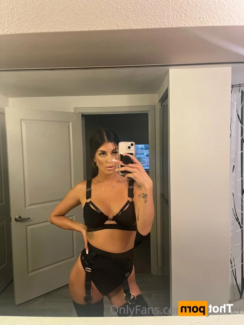 Lucy [ lucymomma ] Onlyfans leaked photo 13472363 on Hotleaks.tv