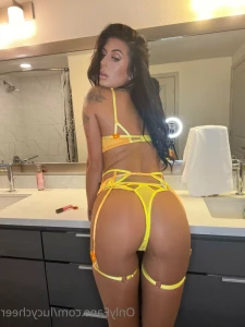 15925858
