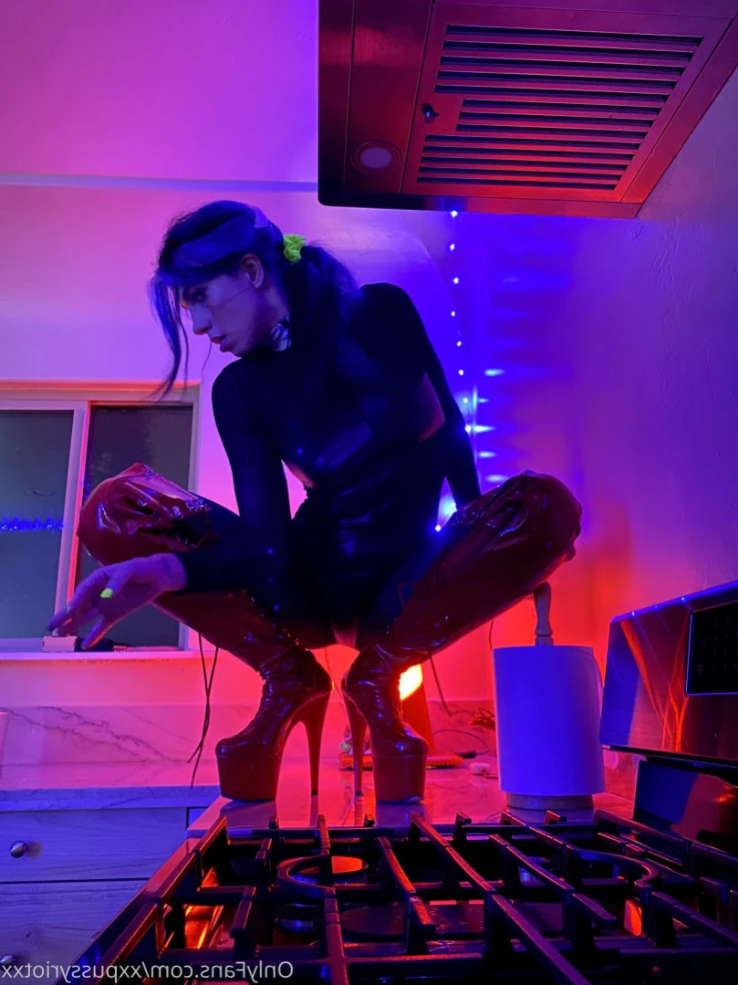 Pussy Riot [ pussyriot ] Onlyfans leaked photo 15730063 on Hotleaks.tv