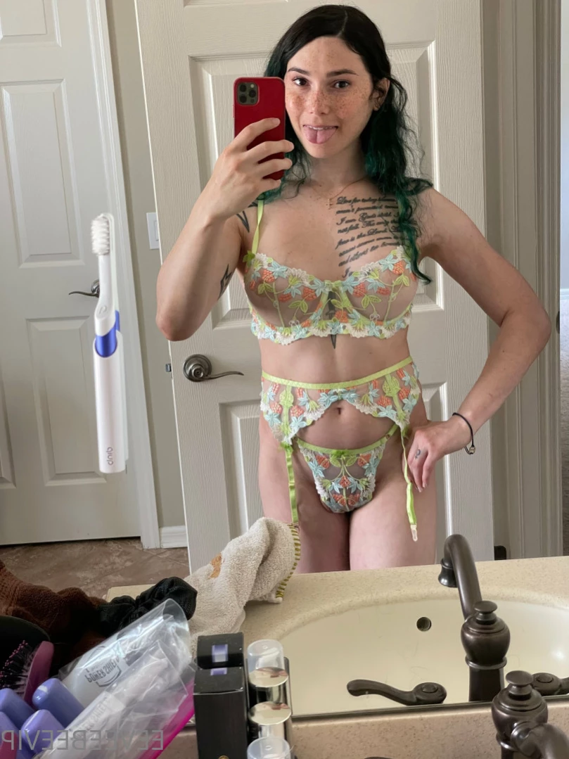 Eevee [ eeveebeesolo ] Onlyfans leaked photo 13729911 on Hotleaks.tv