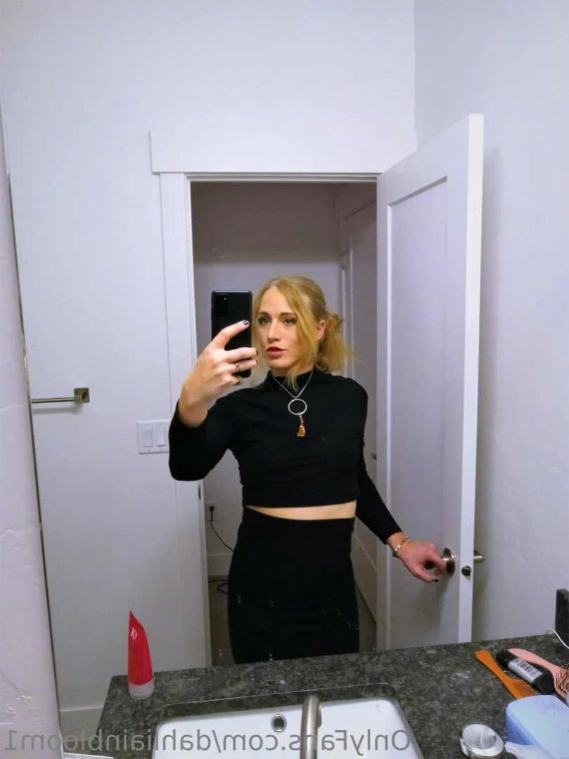 Meddle Blooms [ meddleblooms ] Onlyfans leaked photo 14088522 on Hotleaks.tv